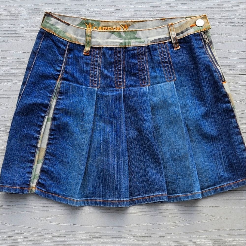 CARBON CAMO pleated mini skirt size 3